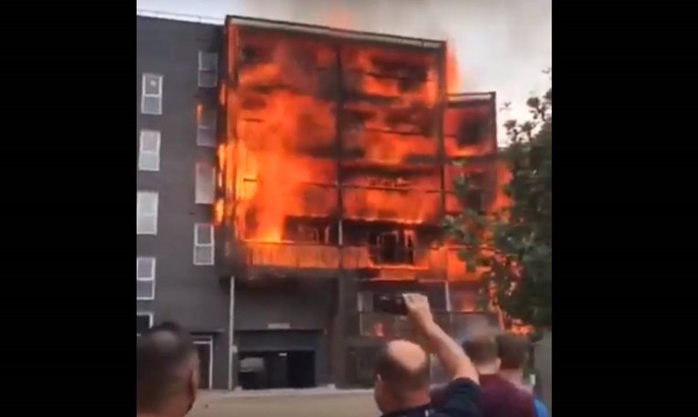 VIDEO Požar zahvatio zgradu u Londonu. Uništeno 20 stanova